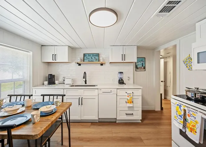 Duplex -downtown With Private Hot Tub *