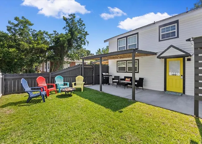 Duplex -downtown With Private Hot Tub Pensacola