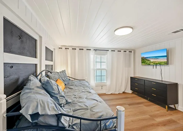 Duplex -downtown With Private Hot Tub *