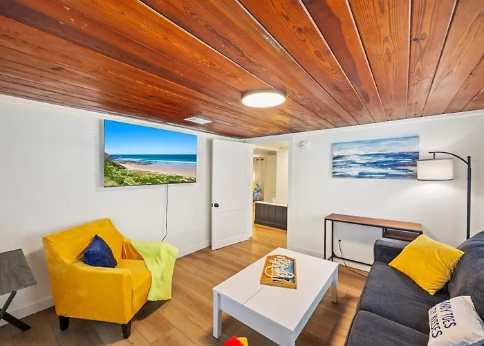 Duplex -downtown With Private Hot Tub Holiday home