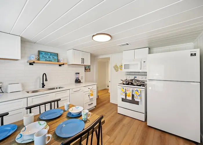 Duplex -downtown With Private Hot Tub * Pensacola