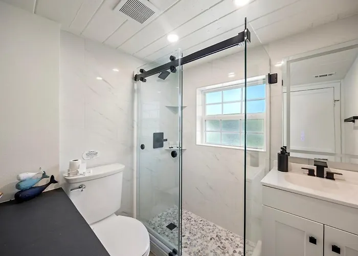 Duplex -downtown With Private Hot Tub Pensacola