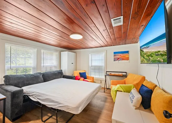 Holiday home Duplex -downtown With Private Hot Tub