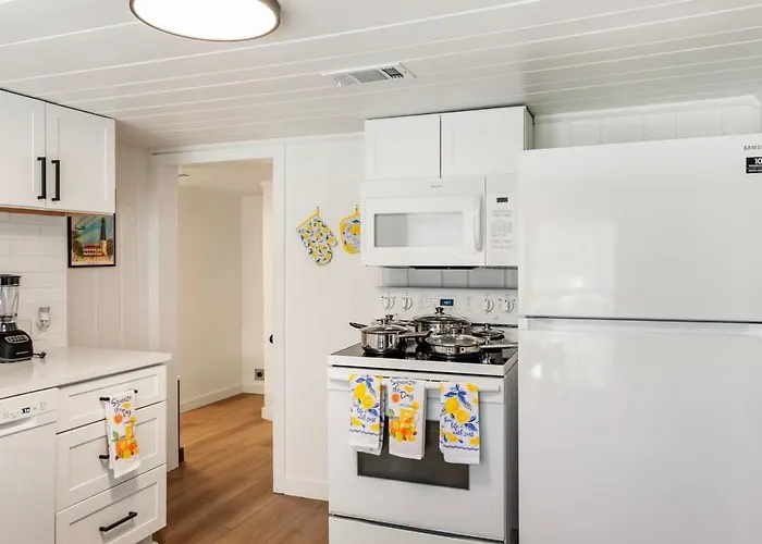 Duplex -downtown With Private Hot Tub