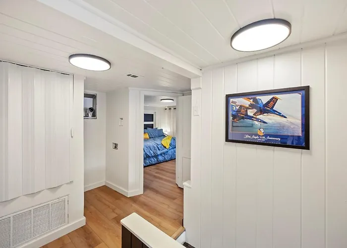 Duplex -downtown With Private Hot Tub