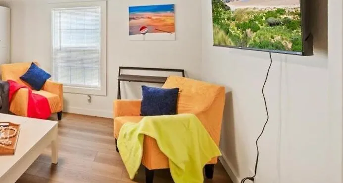 Duplex -downtown With Private Hot Tub Holiday home
