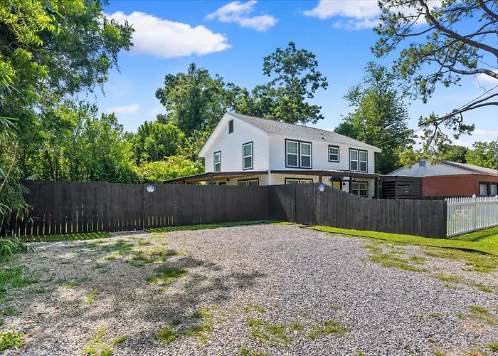 Duplex -downtown With Private Hot Tub *